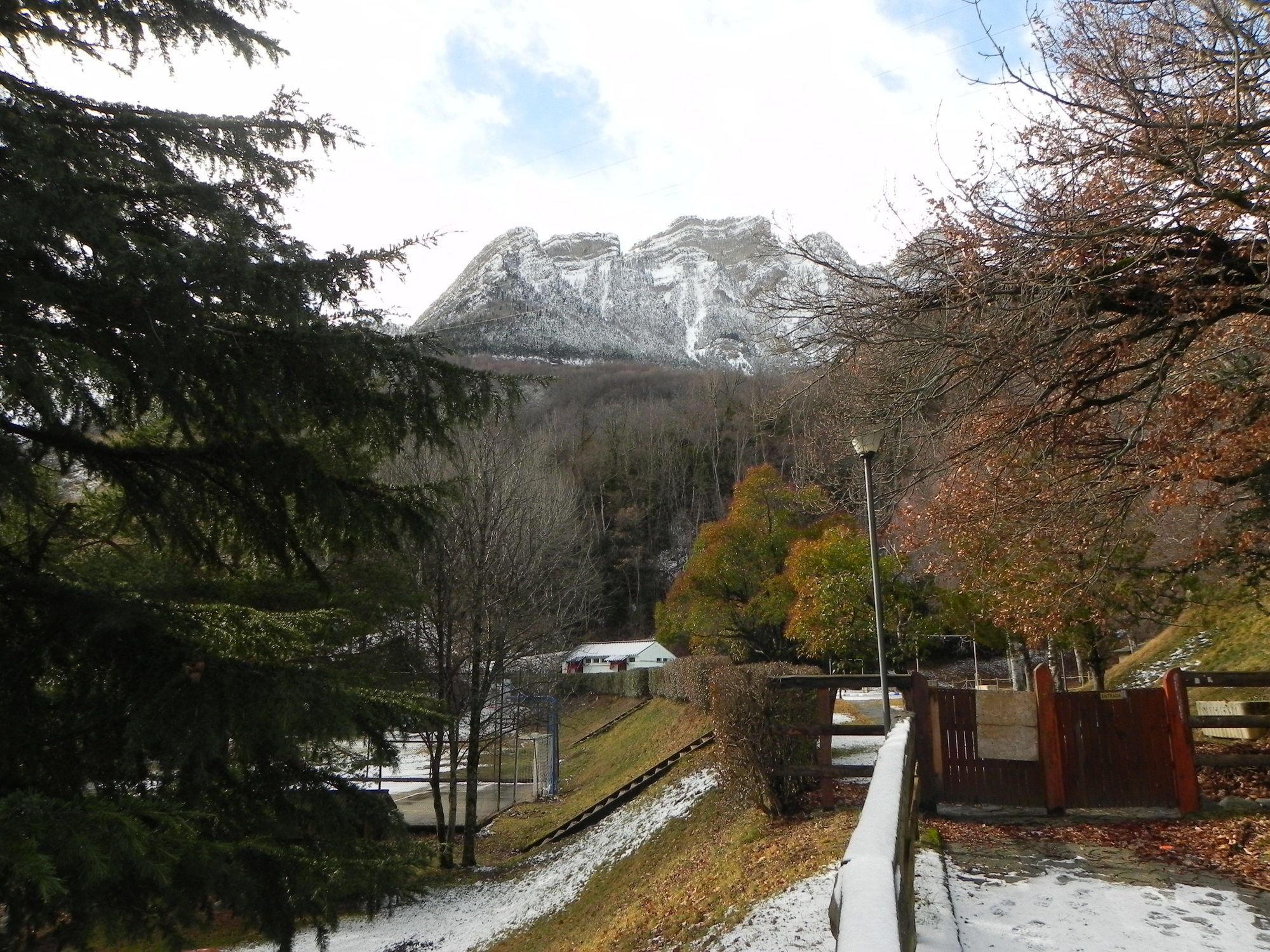 Complejo Bubal Formigal 3000 Apartment Biescas  Bagian luar foto